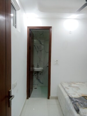 Room in 2 BHK Builder Floor at Mahavir Enclave – for Sale