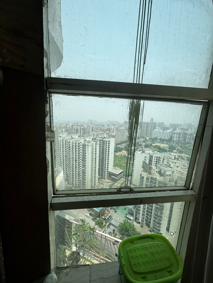 Balcony, mahagun-moderne 3 Bedroom 1650 Sq.Ft. Apartment In Sector 78 Noida 8809991