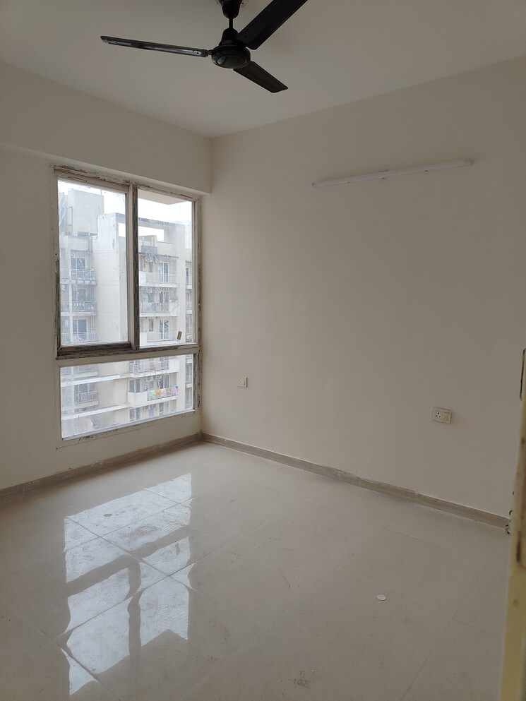 Room, signature-the-millennia-2 2 Bedroom 681 Sq.Ft. Apartment In Sector 37d Gurgaon 8810042