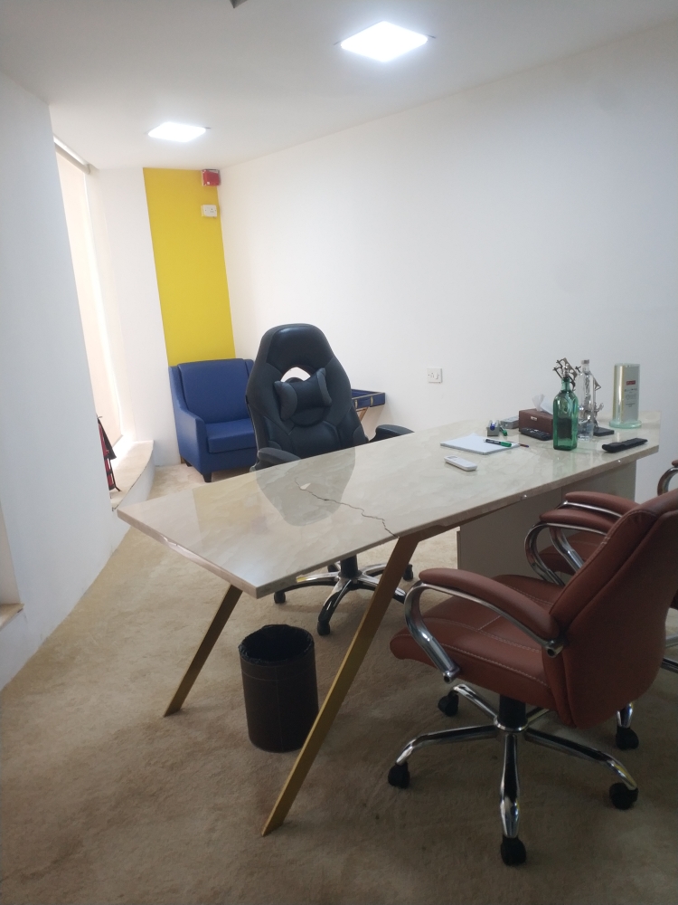 Office Space For Rent in Ackruti Trade Centre