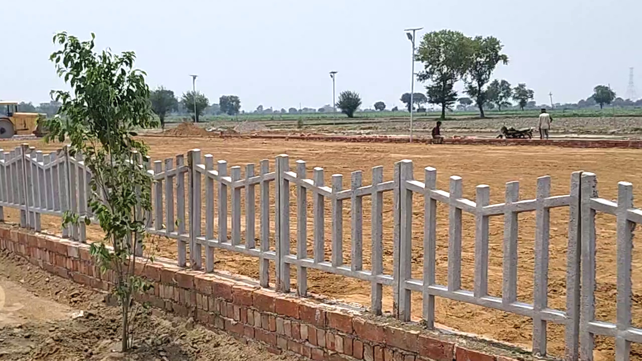 Plot For Sale in Gated Society In Jewar