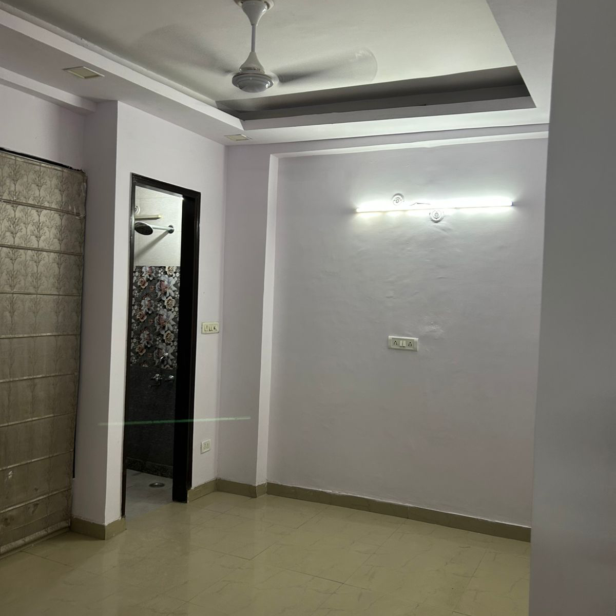 1 BHK Builder Floor For Rent in Chhattapur 