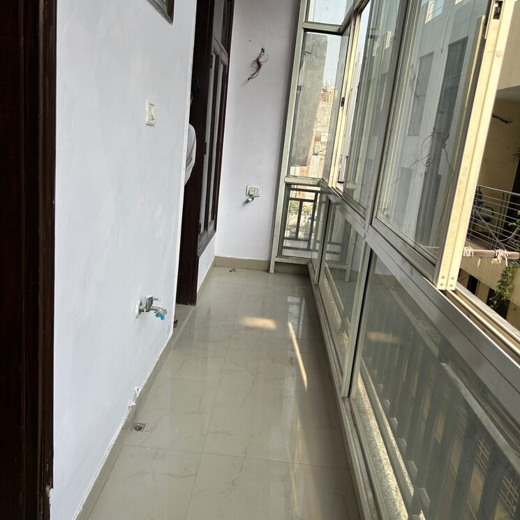 Balcony, chattarpur 1 Bedroom 500 Sq.Ft. Builder Floor In Chattarpur Delhi 8810045