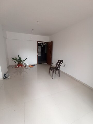 Living Room in 3 BHK Apartment at Shivtirth Nagar – for Rent