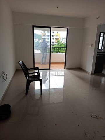 Living Room in 3 BHK Apartment at Shivtirth Nagar – for Rent
