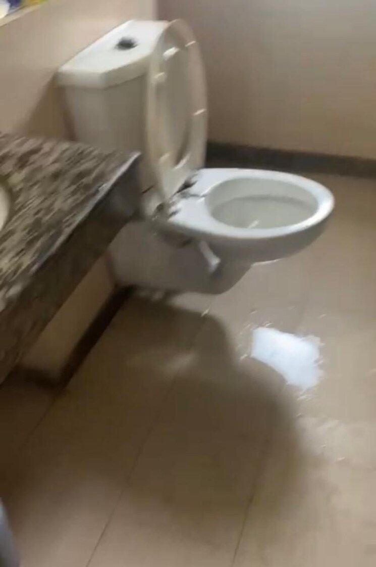 Bathroom, uppal-plumeria-garden-estate 3 Bedroom 1737 Sq.Ft. Apartment In Omicron Iii Greater Noida Greater Noida 8810086