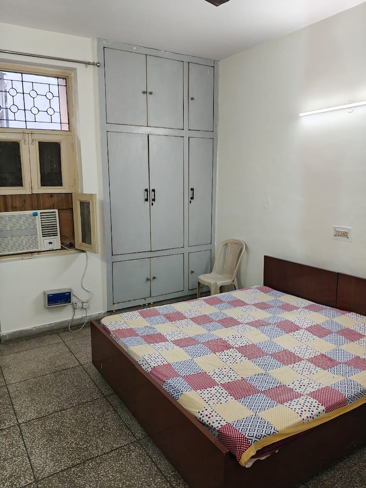 Bedroom, shivalik colony 3 Bedroom 200 Sq.Yd. Villa In Shivalik Colony Delhi 8810239