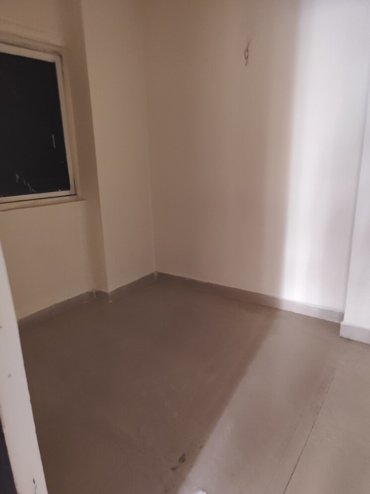 Room, aims-golf-city 2 Bedroom 950 Sq.Ft. Apartment In Sector 75 Noida 8810268