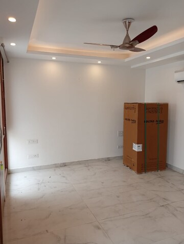 Room in 4 BHK Builder Floor at Saket – for Rent