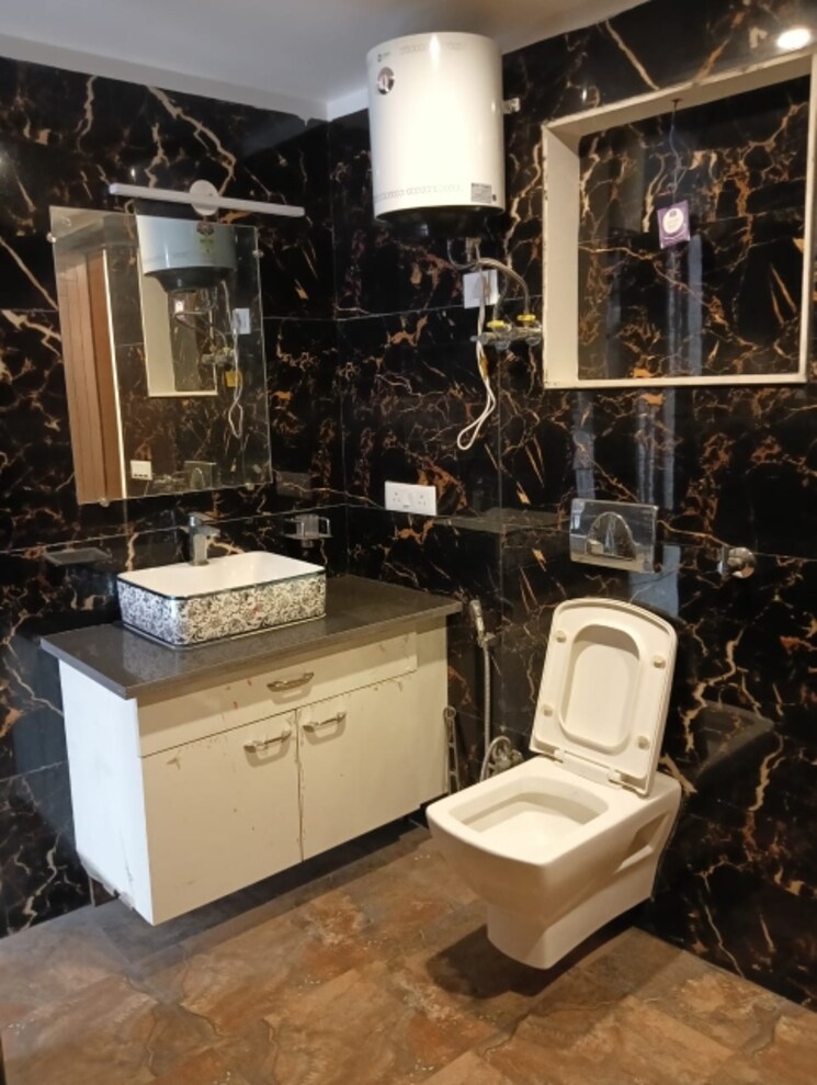 Attached Bathroom, saket 4 Bedroom 2000 Sq.Ft. Builder Floor In Saket Delhi 8810260