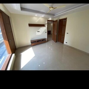 Room in 3 BHK Builder Floor at Sushant Lok 3, Sector 57 – for Sale