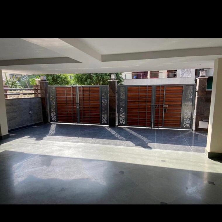  Parking, sushant-lok-3 3 Bedroom 204 Sq.Yd. Builder Floor In Sector 57 Gurgaon 8810280