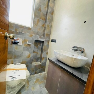 Attached Bathroom in 3 BHK Builder Floor at Ansal API Esencia, Sector 67 – for Sale