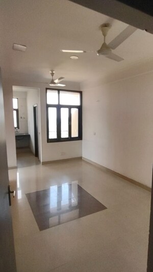 Room in 1.5 BHK Apartment at Techman Moti Residency, Raj Nagar Extension – for Sale