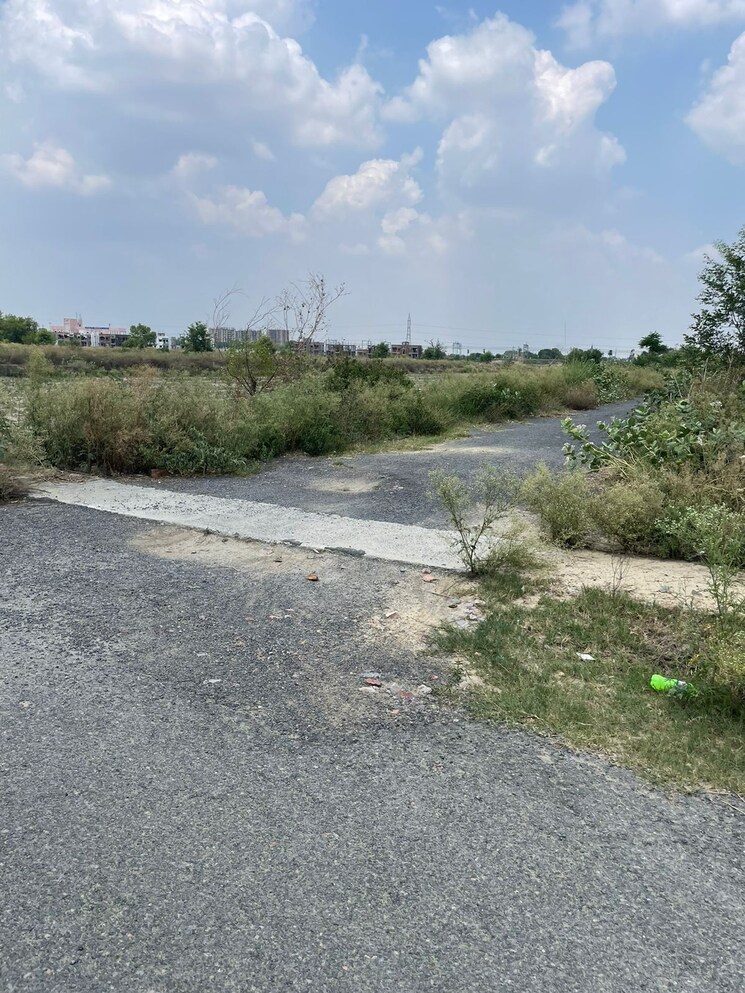 undefined, omicron iii greater noida  120 Sq.Mt. Plot In Omicron Iii Greater Noida Greater Noida 8810300