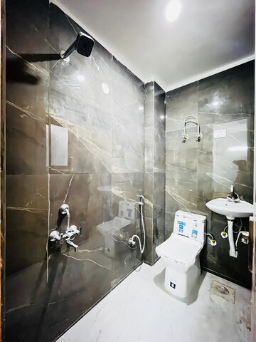 2 BHK Builder Floor For Rent in Paryavaran Complex