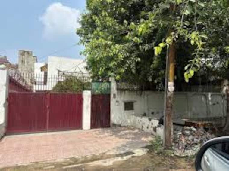 Exterior View, alpha 1 greater noida  350 Sq.Mt. Plot In Alpha 1 Greater Noida Greater Noida 8810316