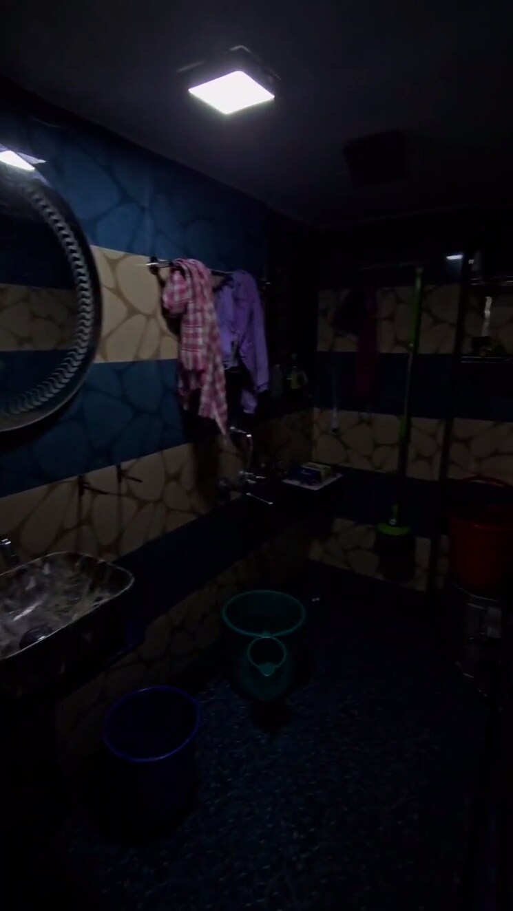 Bathroom, lokhandwala-riviera-tower 1 Bedroom 550 Sq.Ft. Apartment In Kandivali East Mumbai 8810320