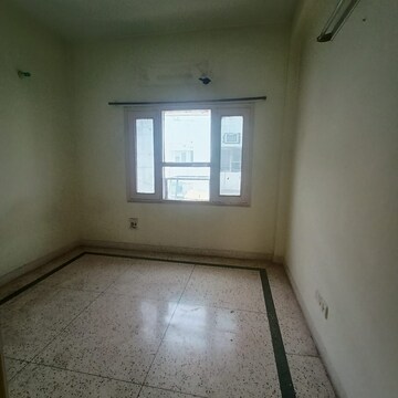 Room in 2 BHK Apartment at Alpha 1 RWA, Alpha 1 Greater Noida – for Rent