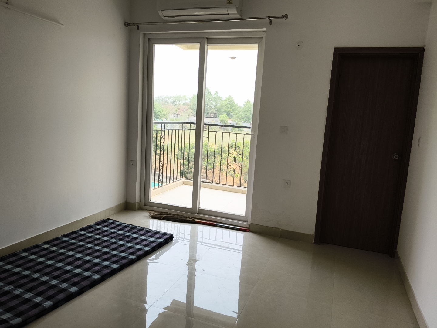 3 BHK + Servant Room Apartment For Rent in Shapoorji Pallonji Joyville Gurgaon