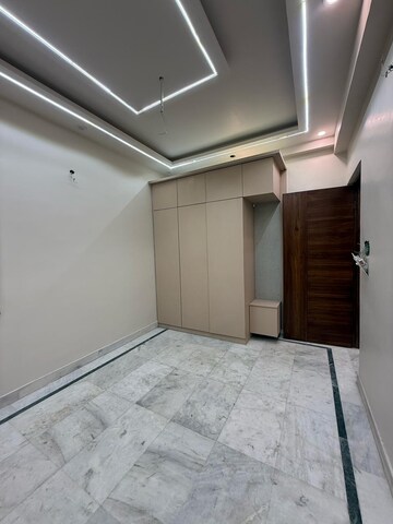 Room in 2 BHK Apartment at Prateek Grand City, Siddharth Vihar – for Rent