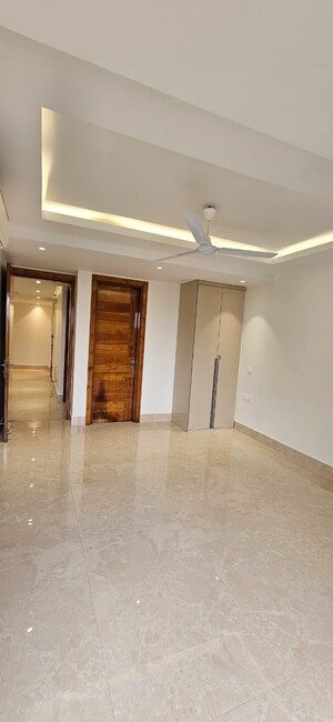 Room in 3 BHK Builder Floor at BPTP District Phase 2, Sector 84 – for Sale