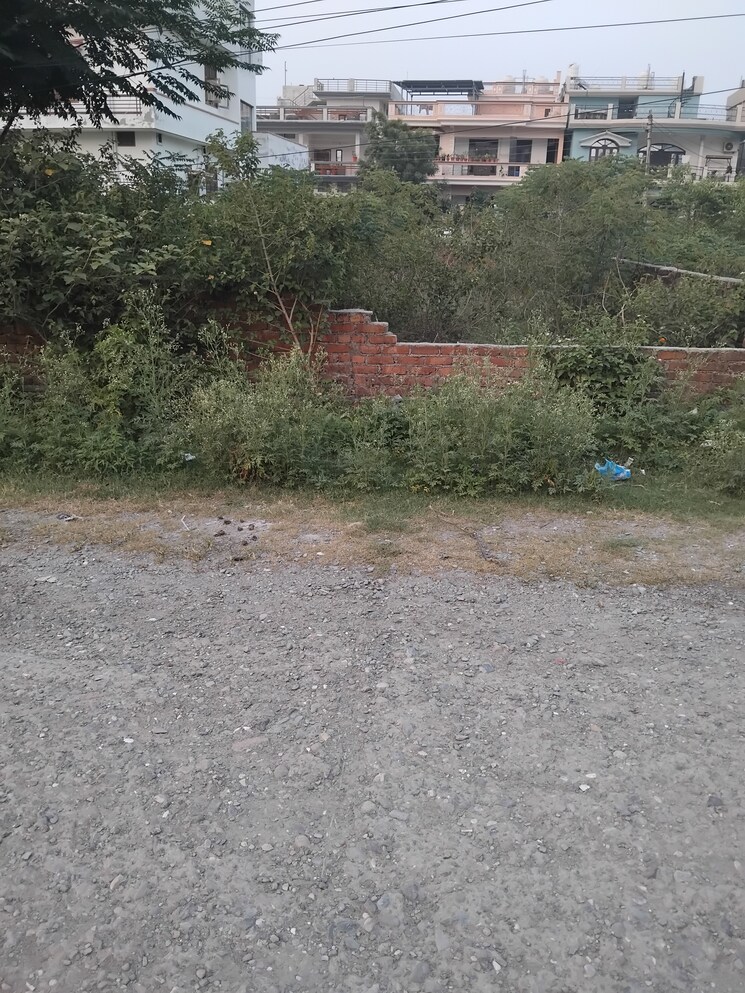 Garden, prem nagar  200 Sq.Yd. Plot In Prem Nagar Dehradun 8810422