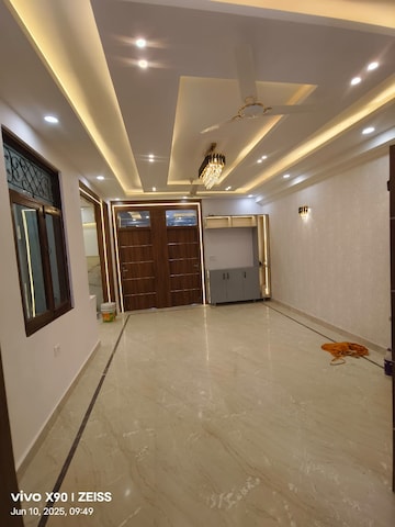 Room in 2 BHK Apartment at Prateek Grand City, Siddharth Vihar – for Rent