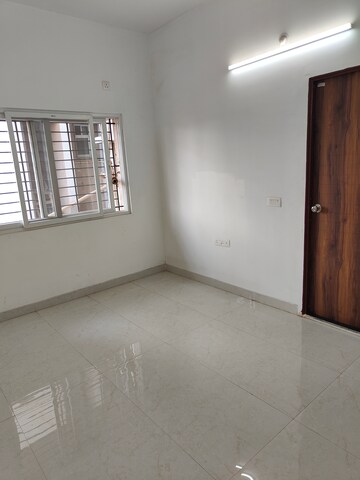 Room in 2 BHK Apartment at Telibandha – for Sale