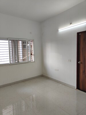Room in 2 BHK Apartment at Telibandha – for Sale