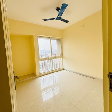 Room in 2.5 BHK Apartment at Vijay Orovia, Hiranandani Estate – for Rent