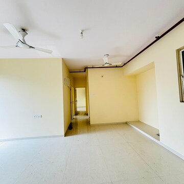 Room in 2.5 BHK Apartment at Vijay Orovia, Hiranandani Estate – for Rent