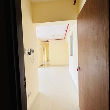 Bathroom in 2.5 BHK Apartment at Vijay Orovia, Hiranandani Estate – for Rent