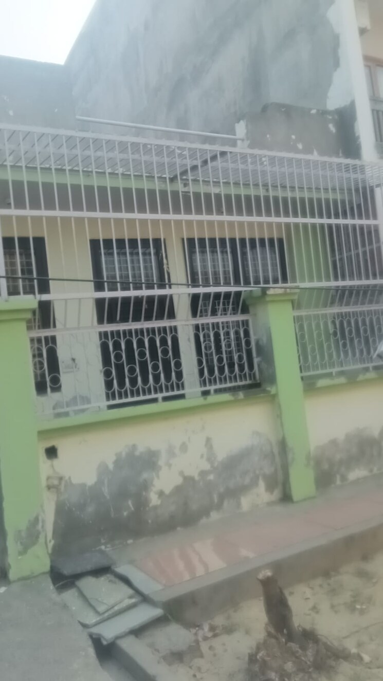 Balcony, sector 3 3 Bedroom 120 Sq.Mt. Villa In Sector 3 Gurgaon 8810602