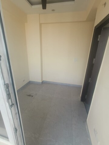 Room in 3 BHK Apartment at Ram Shanti Apartment, Sector 52 – for Rent
