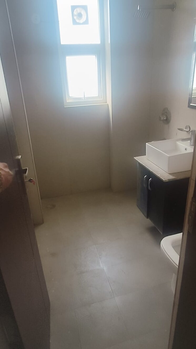 Bathroom, ram-shanti-apartment 3 Bedroom 3500 Sq.Ft. Apartment In Sector 52 Gurgaon 8810589