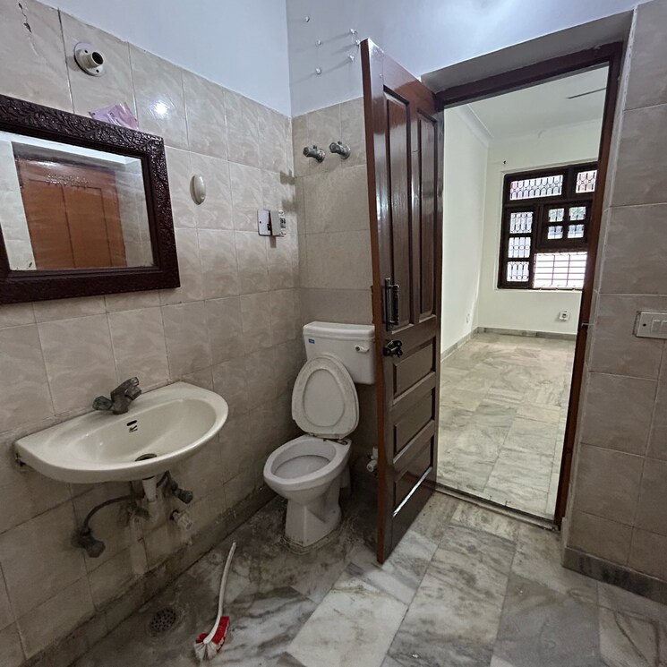 Bathroom, sector 23 2 Bedroom 1500 Sq.Ft. Independent House In Sector 23 Gurgaon 8810623