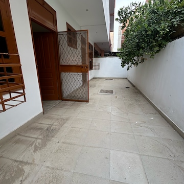 Balcony in 2 BHK Independent House at Sector 23 – for Rent