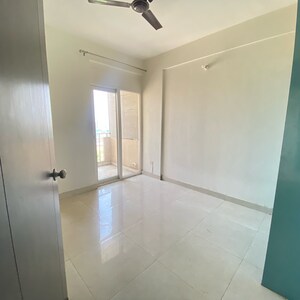 Room in 2 BHK Apartment at Signature Global Orchard Avenue, Sector 93 – for Sale