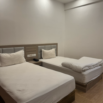 Pg For Rent in Dlf Cyber City