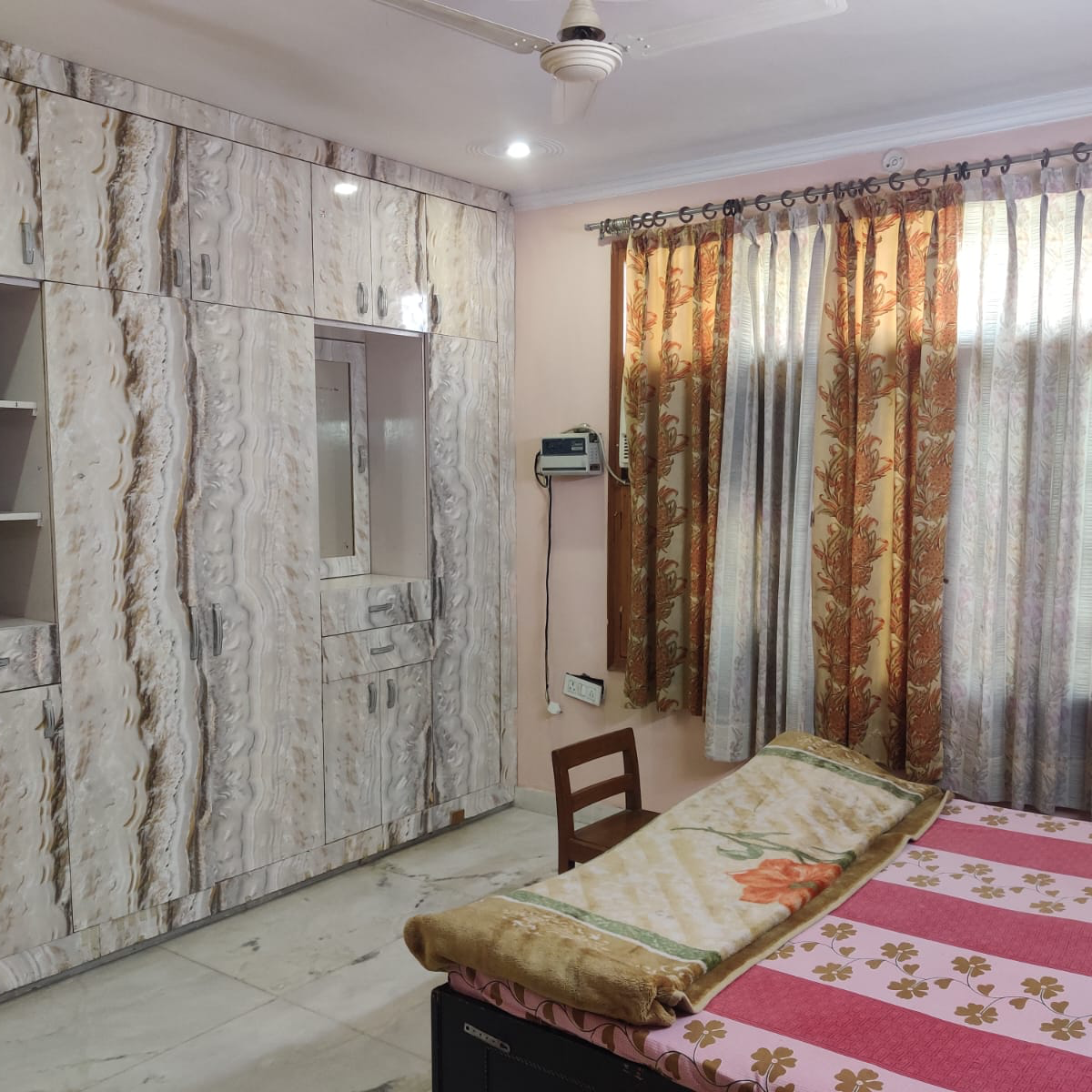 2 BHK + Extra Room Villa For Rent in Sector 21