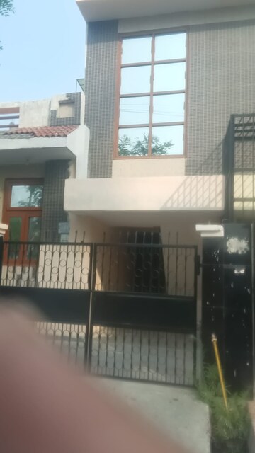 Kitchen in 3 BHK Villa at Sector 3 Greater Noida – for Rent