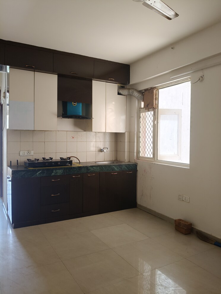 Kitchen, rof-aalayas 2 Bedroom 535 Sq.Ft. Apartment In Sector 102 Gurgaon 8810670