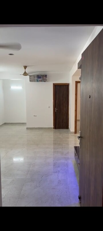 Room in 3 BHK Builder Floor at Uninav Eden, Raj Nagar Extension – for Rent