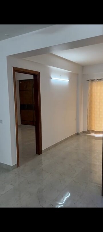 Room in 3 BHK Builder Floor at Uninav Eden, Raj Nagar Extension – for Rent