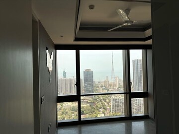 Room in 4 BHK Apartment at Lodha Trump Tower, Worli – for Rent
