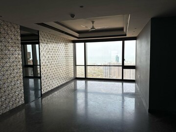 Room in 4 BHK Apartment at Lodha Trump Tower, Worli – for Rent