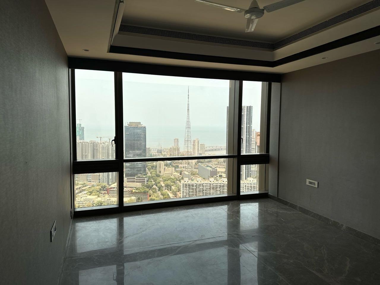 4 BHK + Pooja Room,Servant Room Apartment For Rent in Lodha Trump Tower