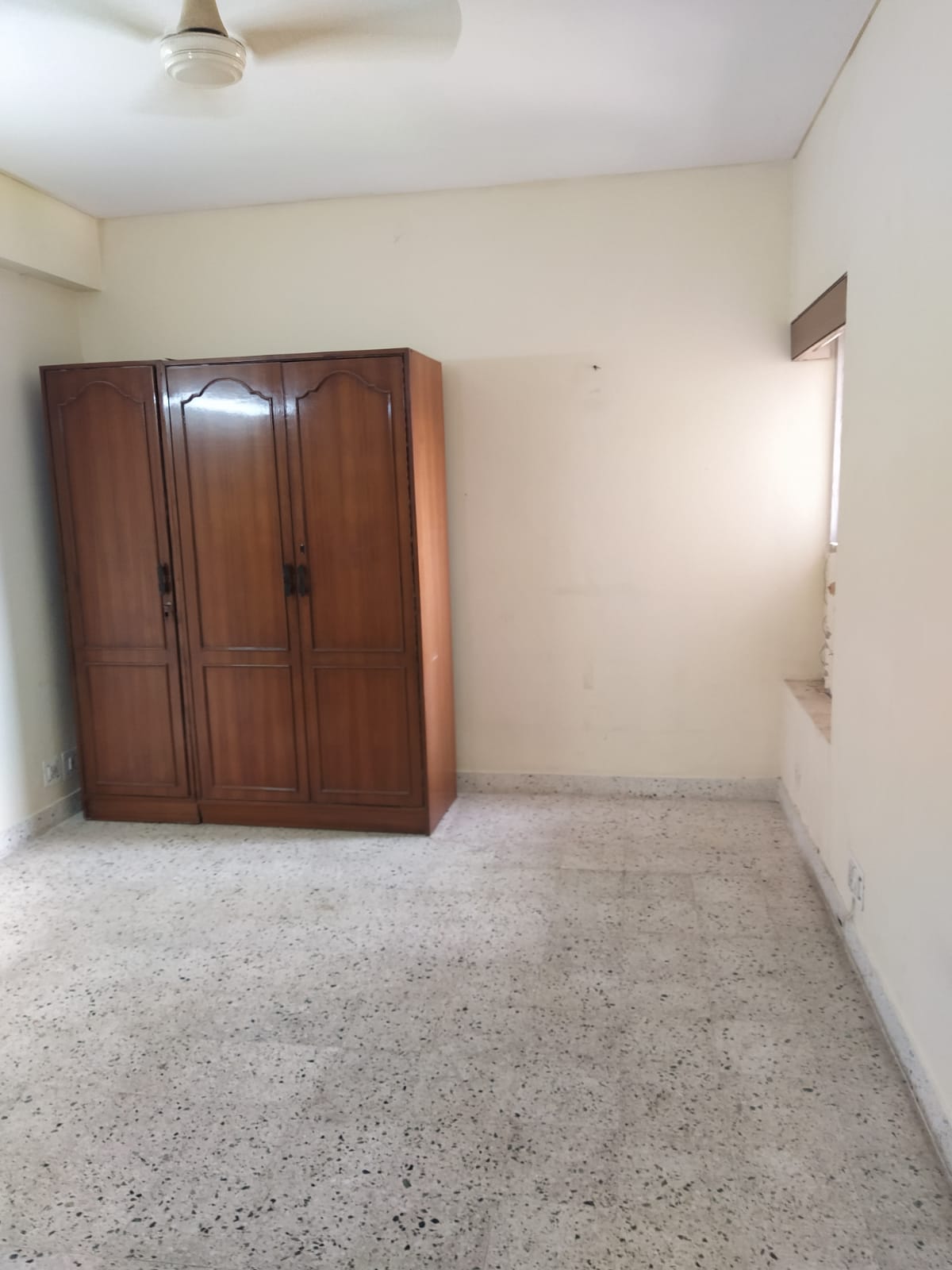 2 BHK 827 Sq.Ft. Apartment in Eros Southend Apartments