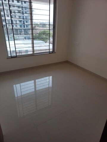 Room in 2 BHK Apartment at Vision Starwest Phase 1, Tathawade – for Rent